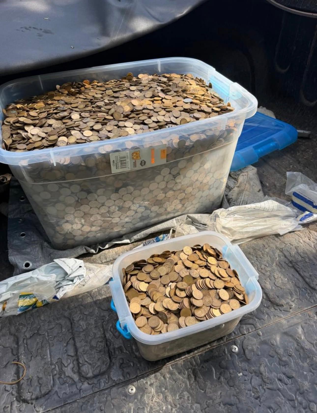 President Hakainde Hichilema’s Supporters Raise K100,000 in Coins for 2026 Nomination