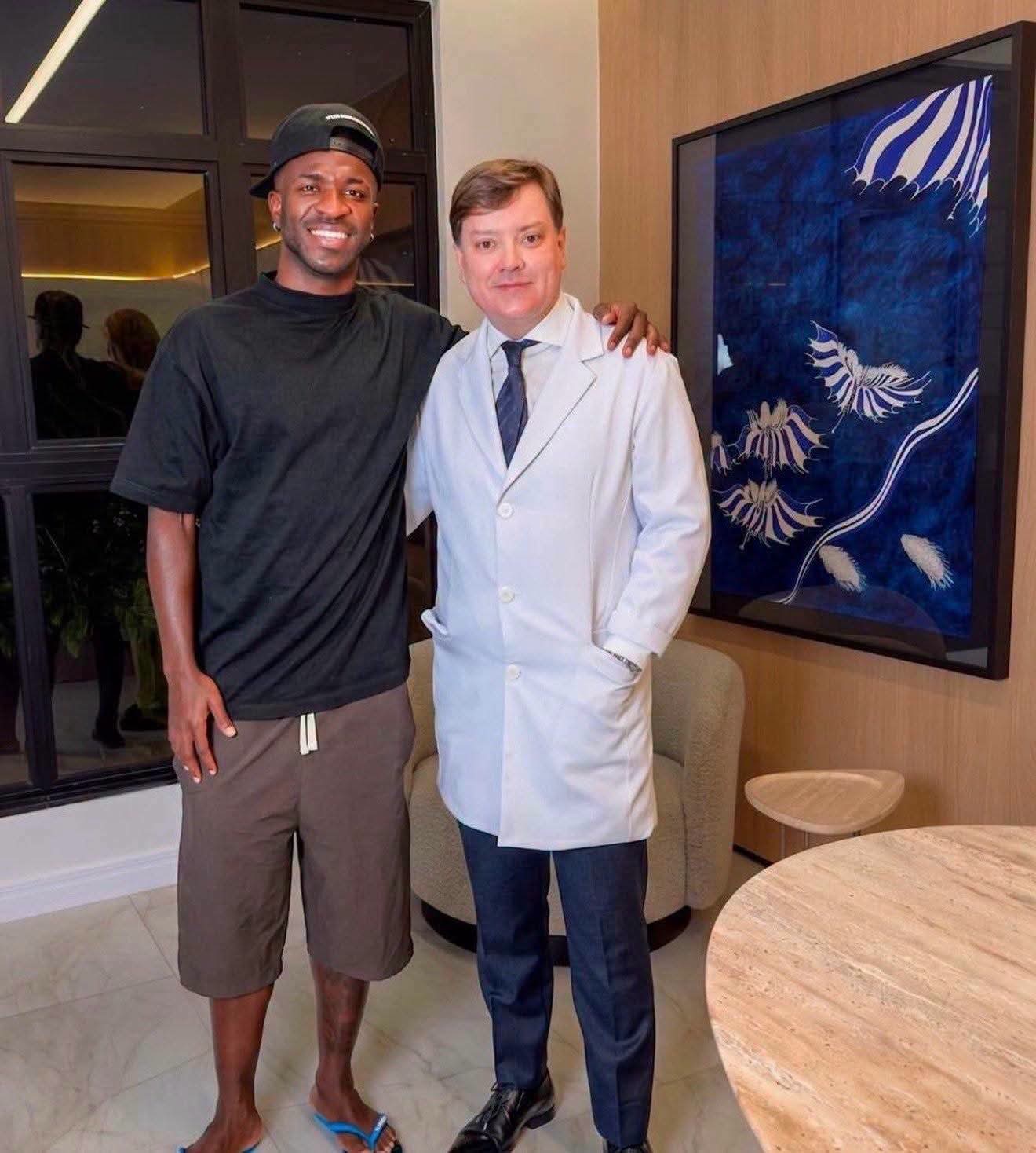 Vinícius Jr. Unveils New Look After Reported Chin Harmonisation Procedure